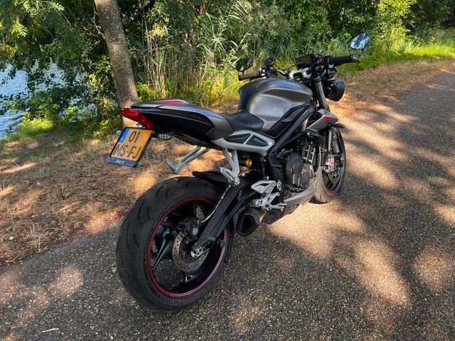 triumph - street-triple-rs