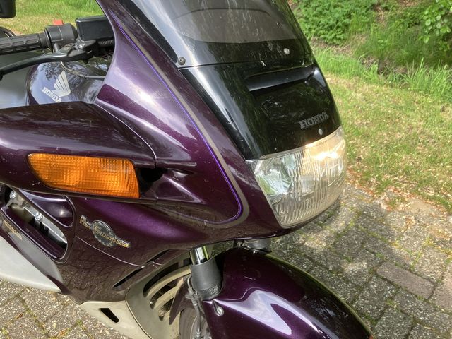 honda - st-1100-pan-european