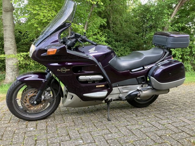 honda - st-1100-pan-european