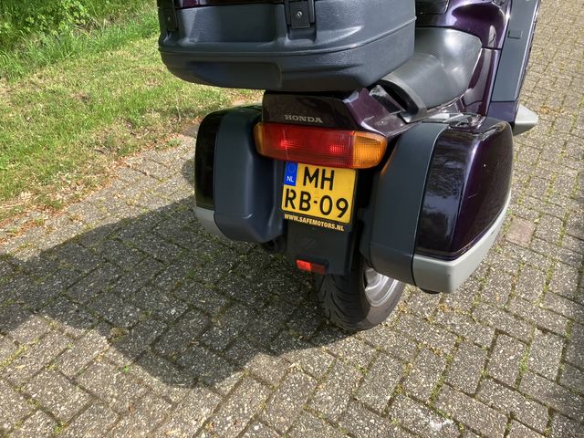 honda - st-1100-pan-european