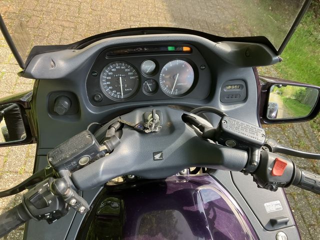 honda - st-1100-pan-european