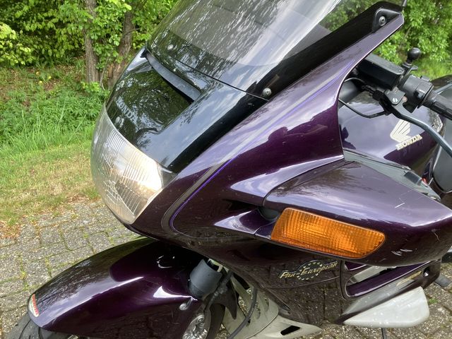 honda - st-1100-pan-european