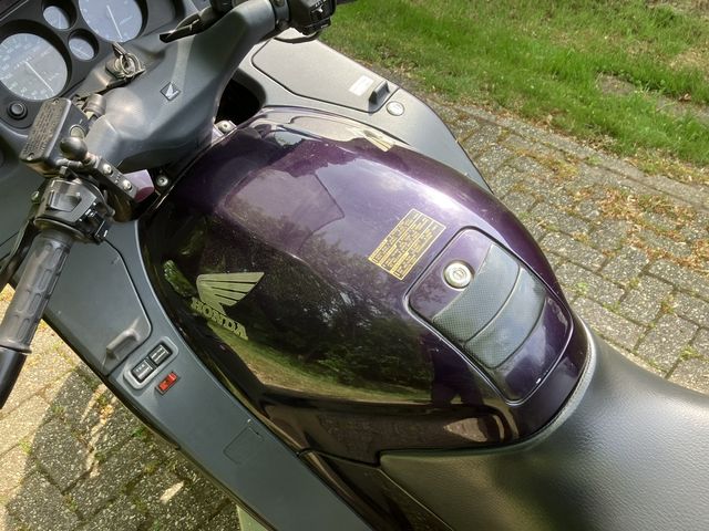 honda - st-1100-pan-european