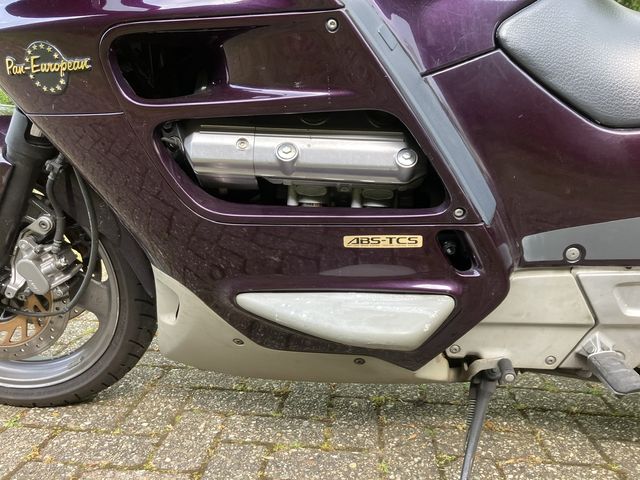 honda - st-1100-pan-european