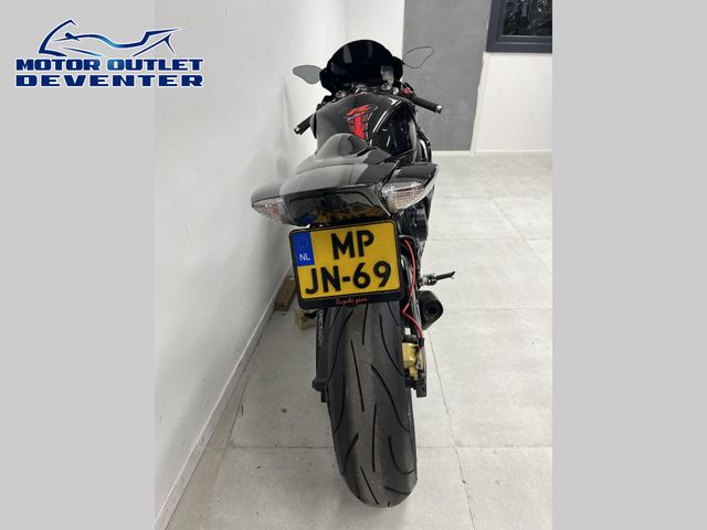 suzuki - gsx-r-750