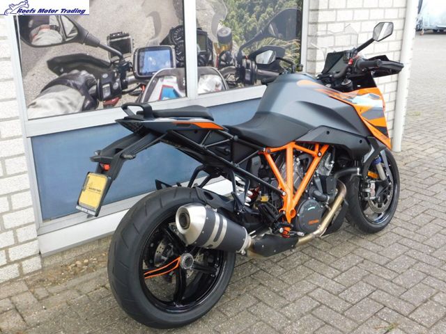 ktm - 1290-super-duke-gt