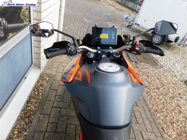 ktm - 1290-super-duke-gt