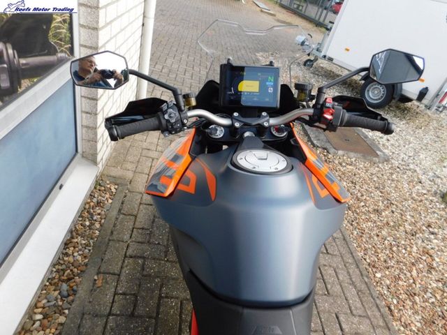 ktm - 1290-super-duke-gt
