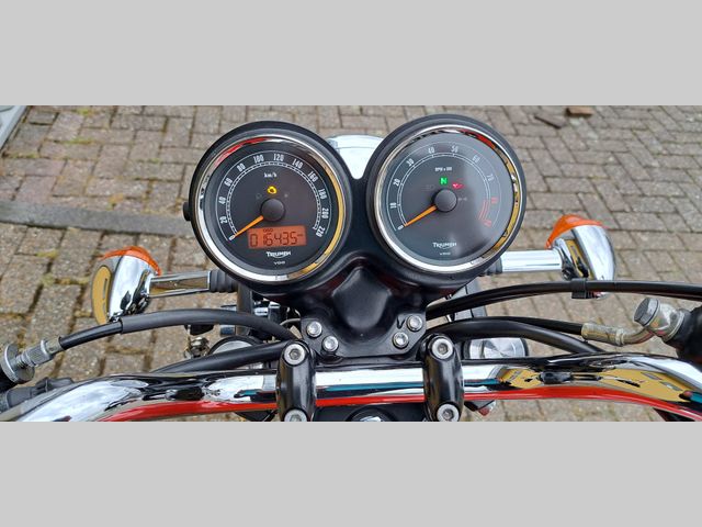 triumph - bonneville