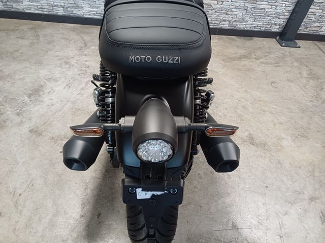 moto-guzzi - v-7-stone