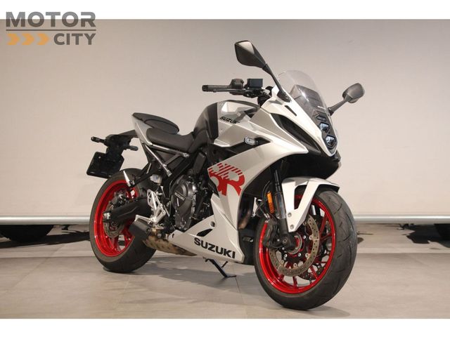 suzuki - gsx-8r