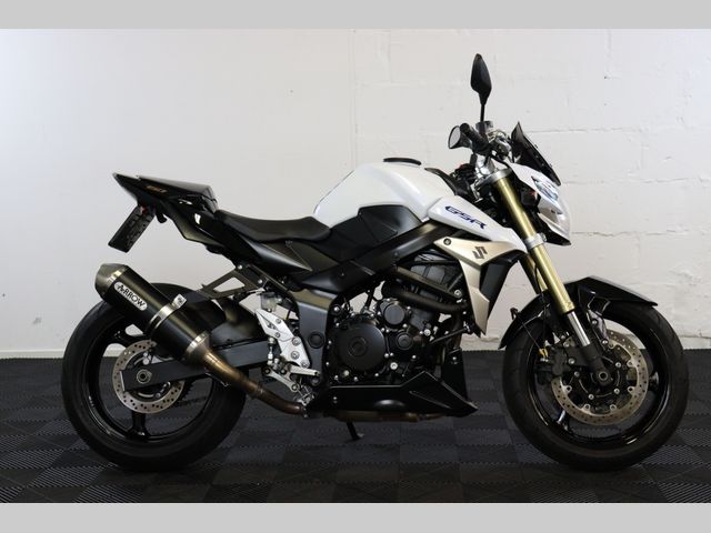 suzuki - gsr-750