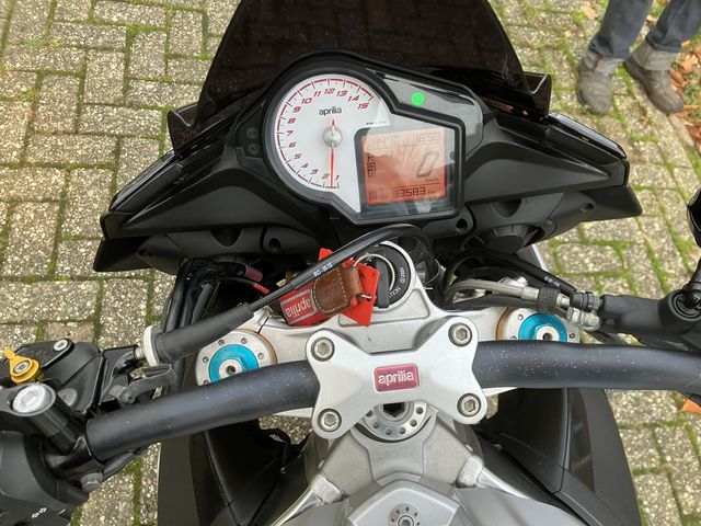 aprilia - tuono--v4-1100-factory