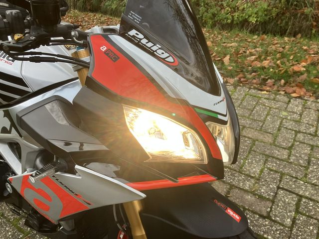 aprilia - tuono--v4-1100-factory
