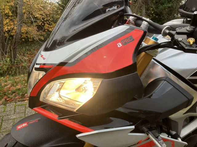 aprilia - tuono--v4-1100-factory