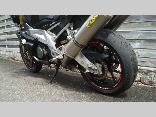 aprilia - tuono-1000-r