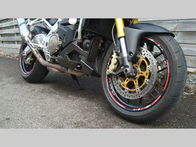 aprilia - tuono-1000-r