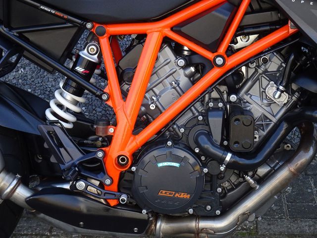 ktm - 1290-super-duke-r