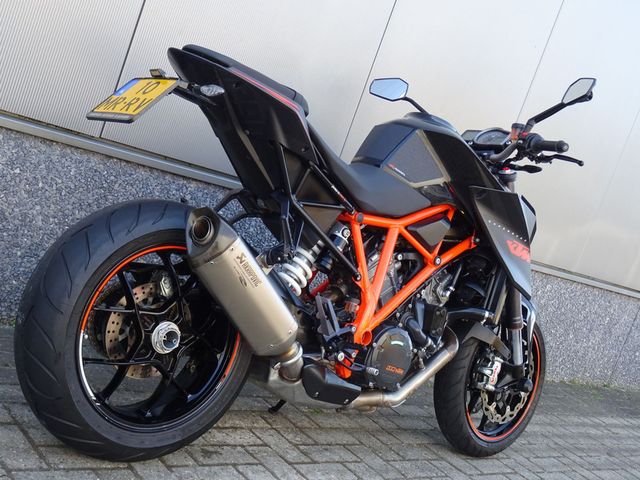ktm - 1290-super-duke-r