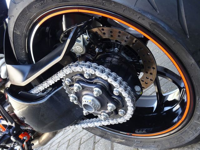 ktm - 1290-super-duke-r