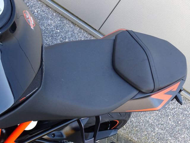 ktm - 1290-super-duke-r