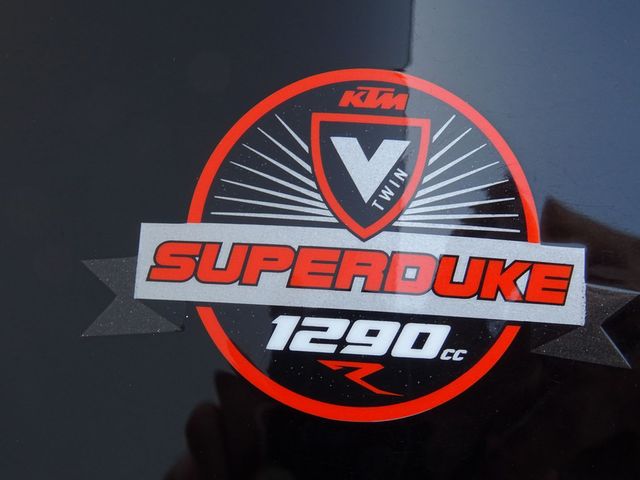 ktm - 1290-super-duke-r