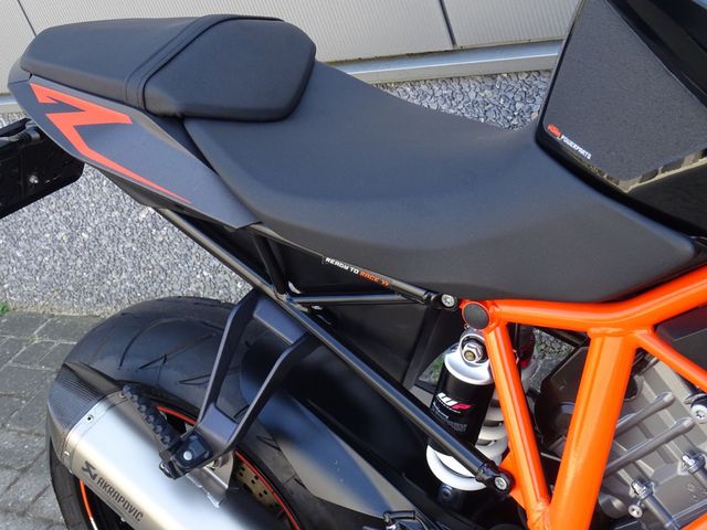 ktm - 1290-super-duke-r