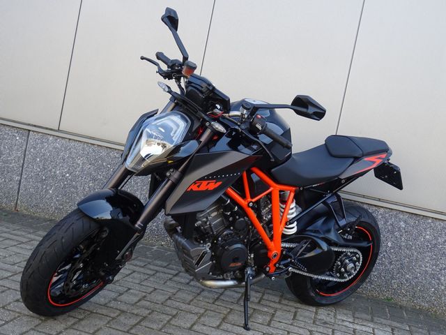 ktm - 1290-super-duke-r