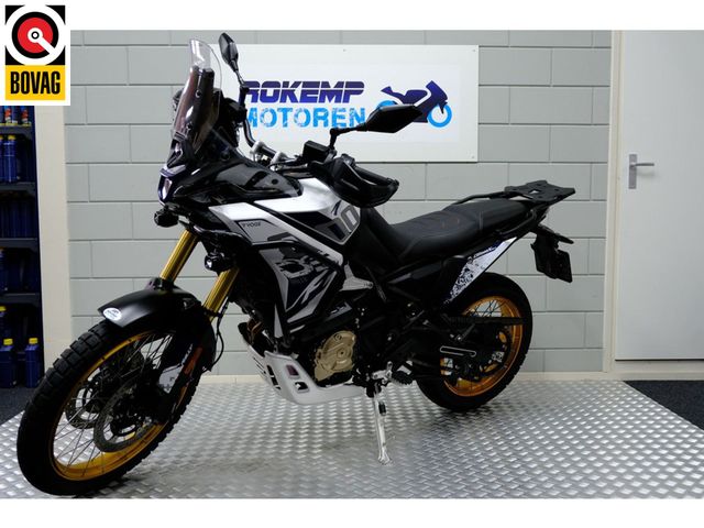 voge - ds-800-x-rally