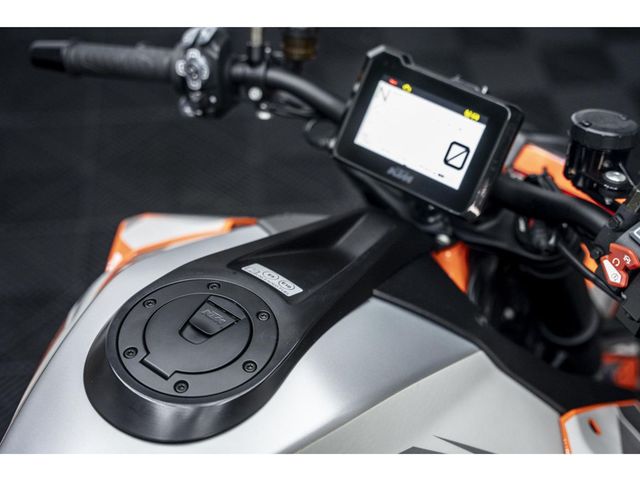 ktm - 1290-super-duke-r-evo