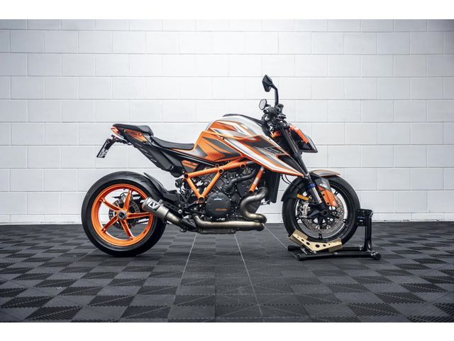 ktm - 1290-super-duke-r-evo