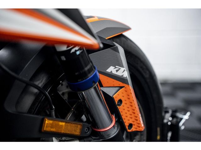 ktm - 1290-super-duke-r-evo