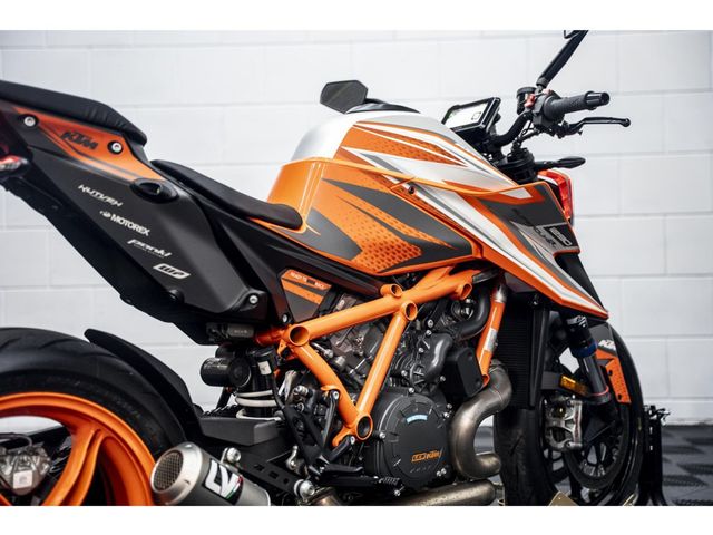ktm - 1290-super-duke-r-evo