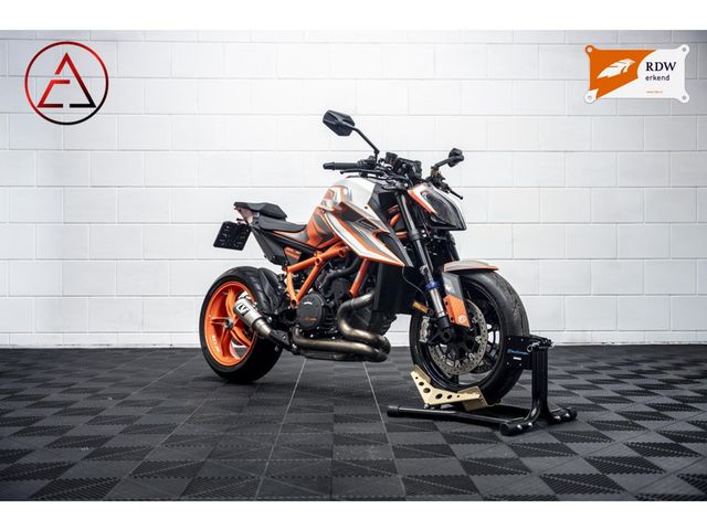 ktm - 1290-super-duke-r-evo