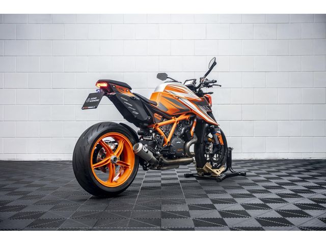 ktm - 1290-super-duke-r-evo