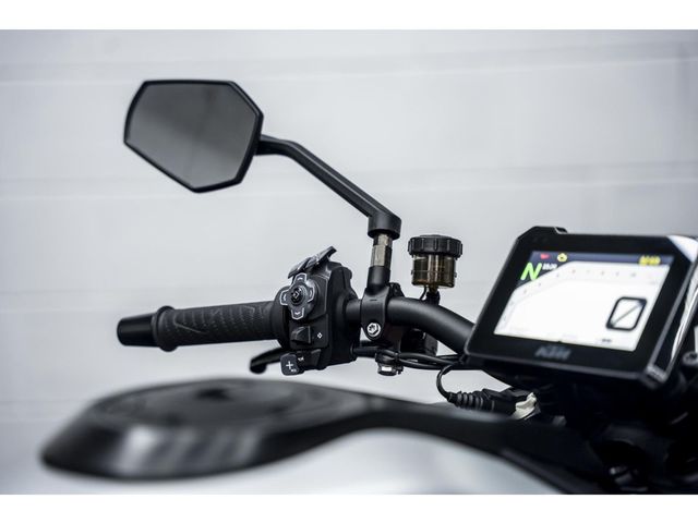 ktm - 1290-super-duke-r-evo