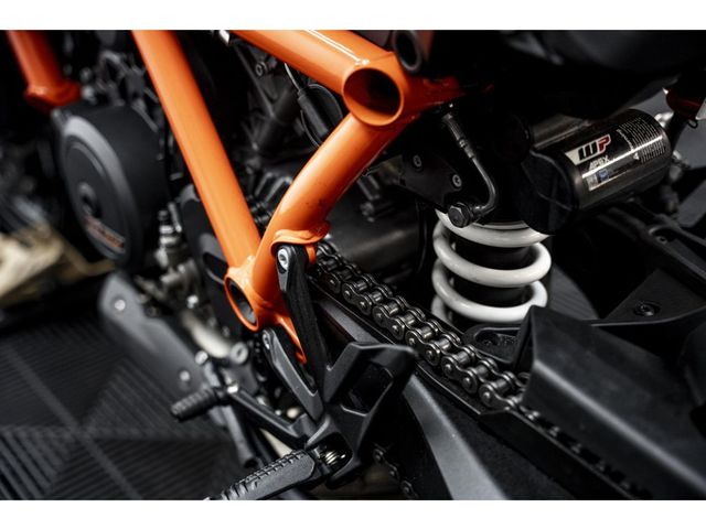 ktm - 1290-super-duke-r-evo