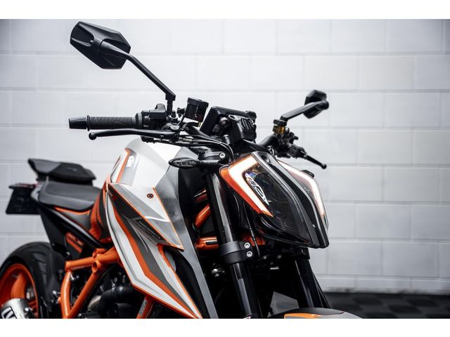 ktm - 1290-super-duke-r-evo