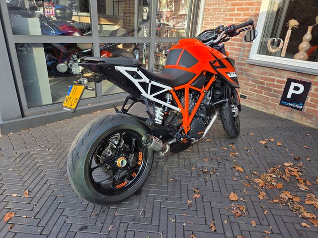 ktm - 1290-super-duke-r