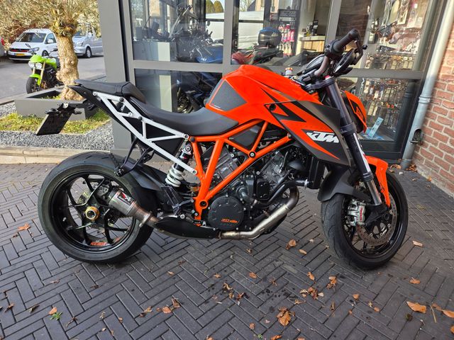 ktm - 1290-super-duke-r