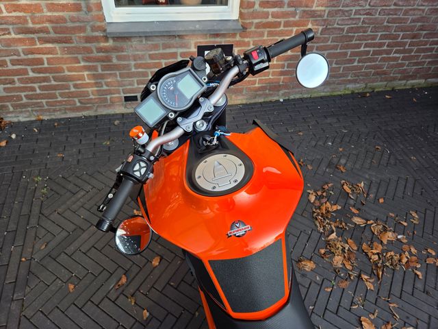 ktm - 1290-super-duke-r