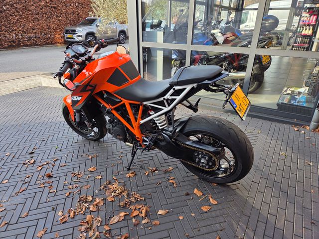 ktm - 1290-super-duke-r