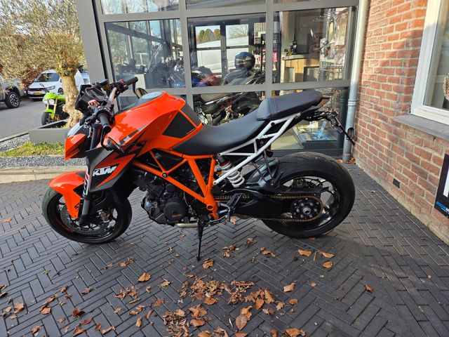 ktm - 1290-super-duke-r