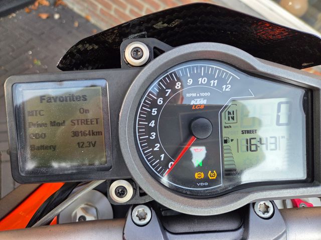 ktm - 1290-super-duke-r