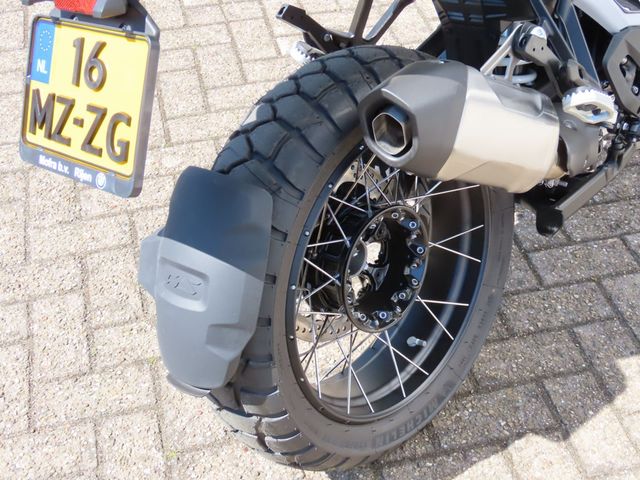 bmw - r-1300-gs
