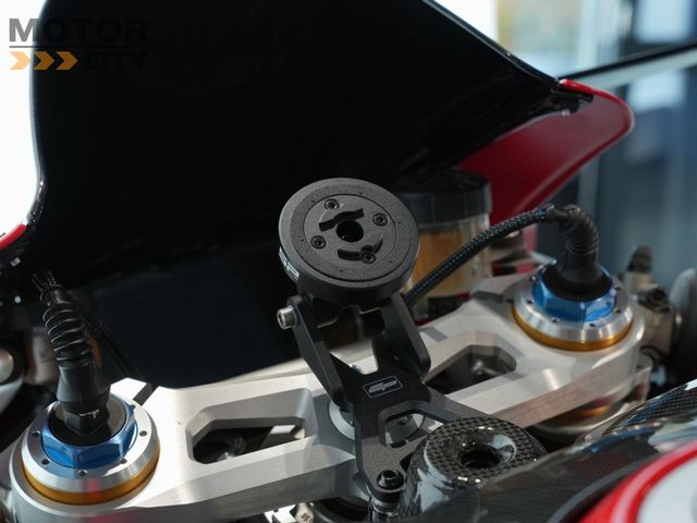 ducati - panigale-v4-s