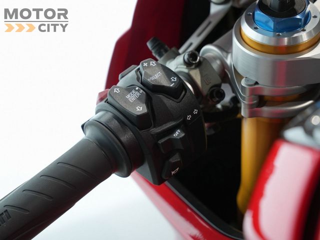 ducati - panigale-v4-s