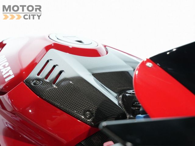 ducati - panigale-v4-s