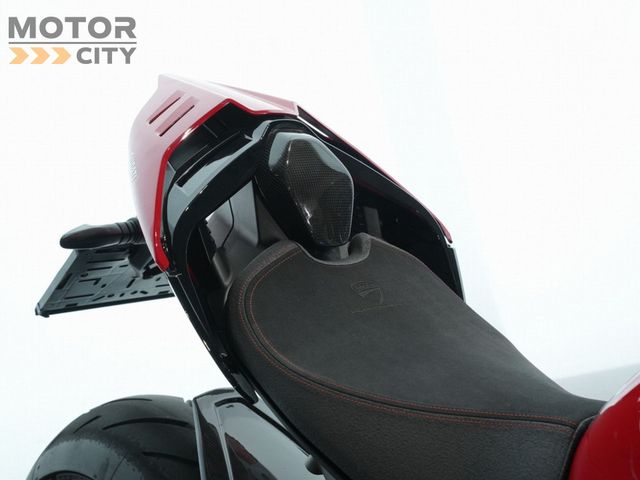 ducati - panigale-v4-s