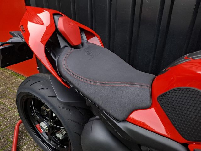 ducati - streetfighter-v4s